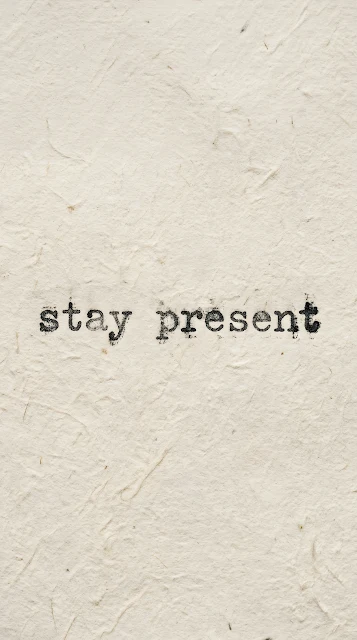 Cream Paper Vintage Typewriter Typography Background - Free mobile Wallpaper