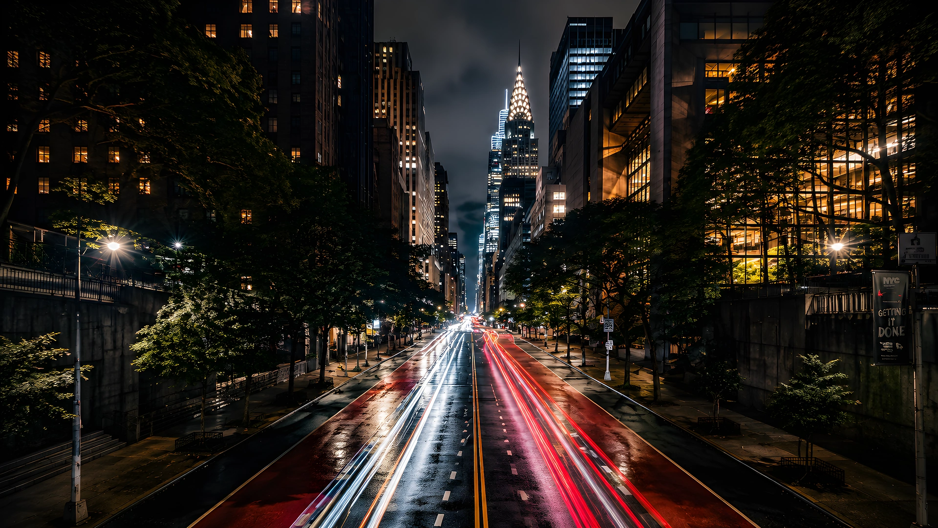 NYC Chrysler Building Night Traffic 4K - Free 4K desktop Wallpaper